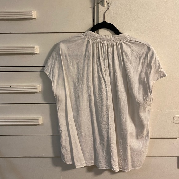 🎉5/$30 - Denver Hayes V-neck blouse - Picture 3 of 4